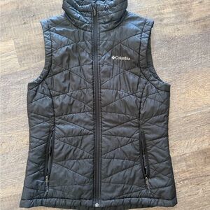 Columbia Women's Black Quilted Vest